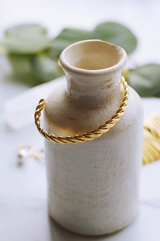 GEO CUFF IN GOLD (WATERPROOF & 18K GOLD PLATED)