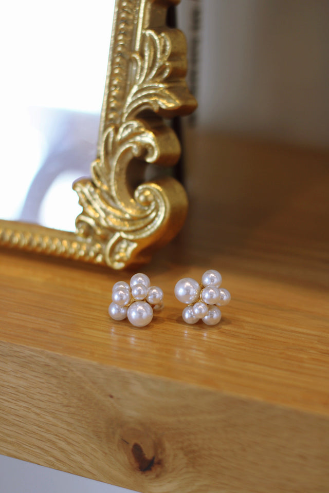 THE BLOOM PEARL CLUSTER EARRINGS (WATERPROOF & 18K GOLD PLATED)