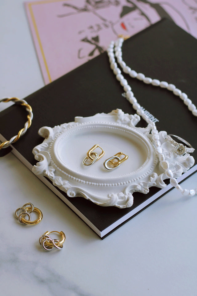 IVY INTERLOCKING MINI HOOPS (WATERPROOF & 18K GOLD & WHITE GOLD PLATED)