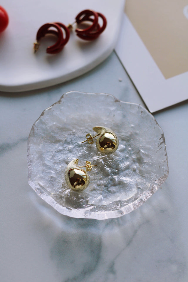 TEARDROP EARRINGS IN GOLD (WATERPROOF & 18K GOLD PLATED)