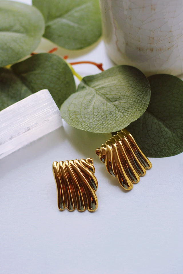 HAILEY STATEMENT STUDS IN GOLD (WATERPROOF & 18K GOLD PLATED)